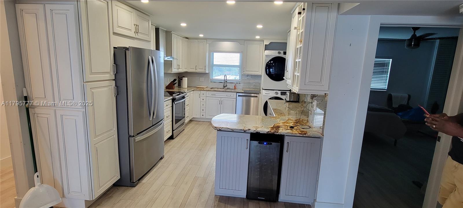 LAKE HARBOR COVE CONDO - Residential