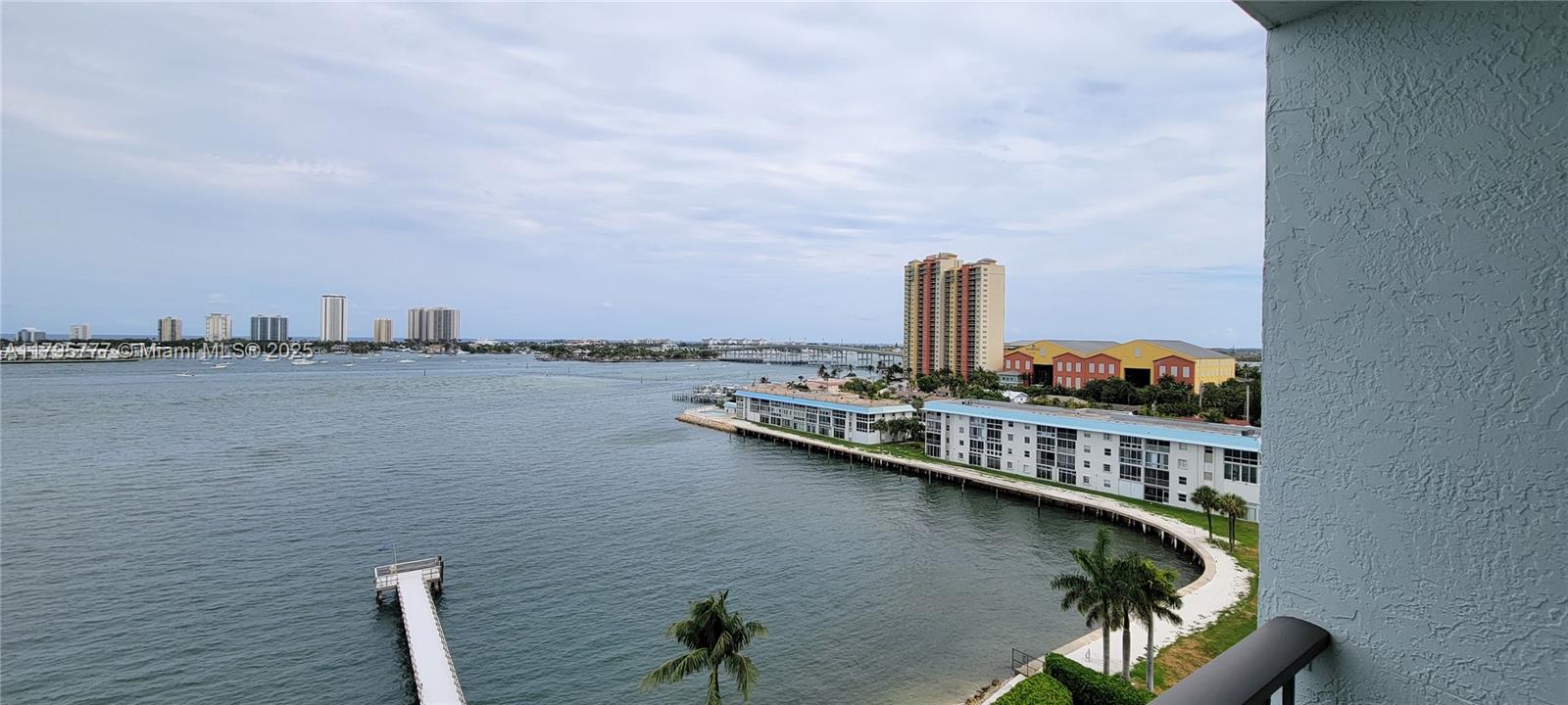 LAKE HARBOR COVE CONDO - Residential