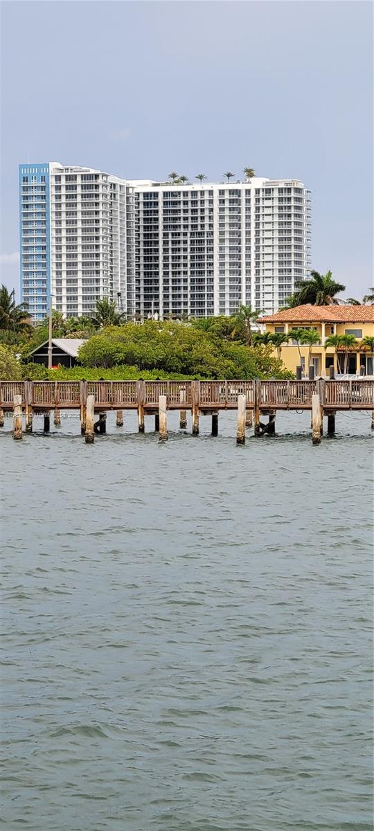 LAKE HARBOR COVE CONDO - Residential