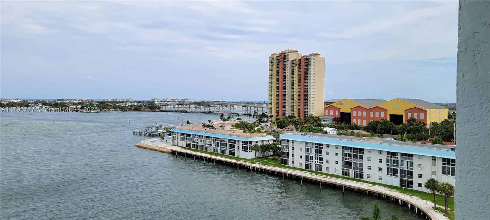 LAKE HARBOR COVE CONDO - Residential
