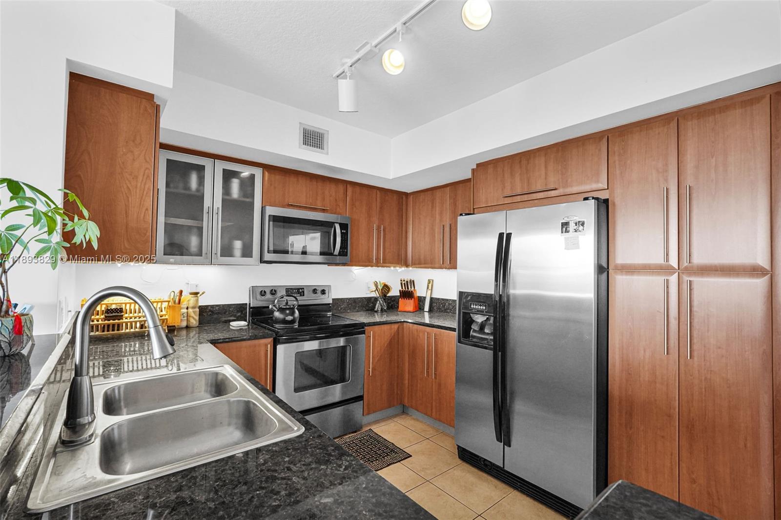 GABLES MARQUIS CONDO - Residential