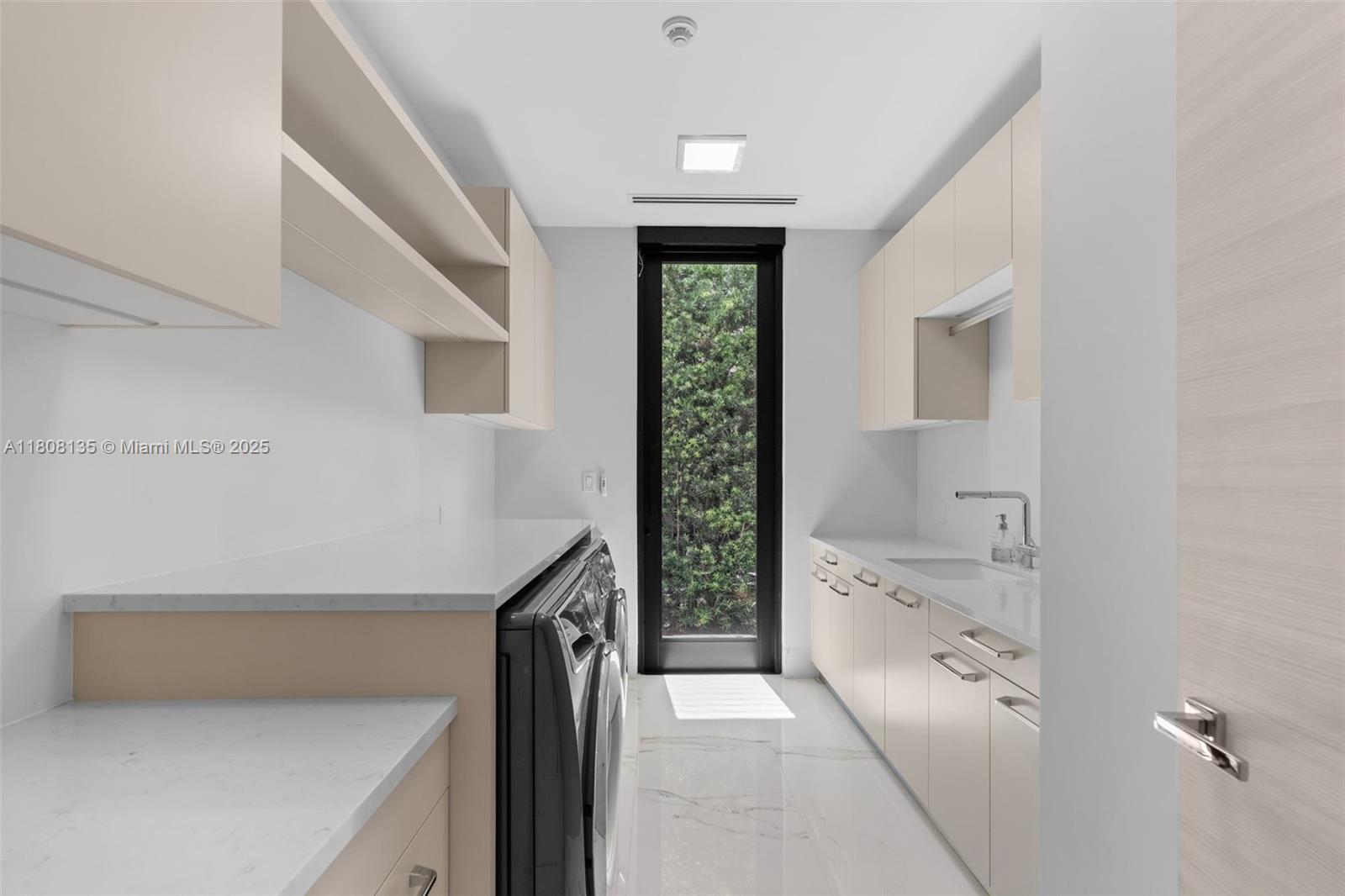 LUCILLE ISLAND - Residential