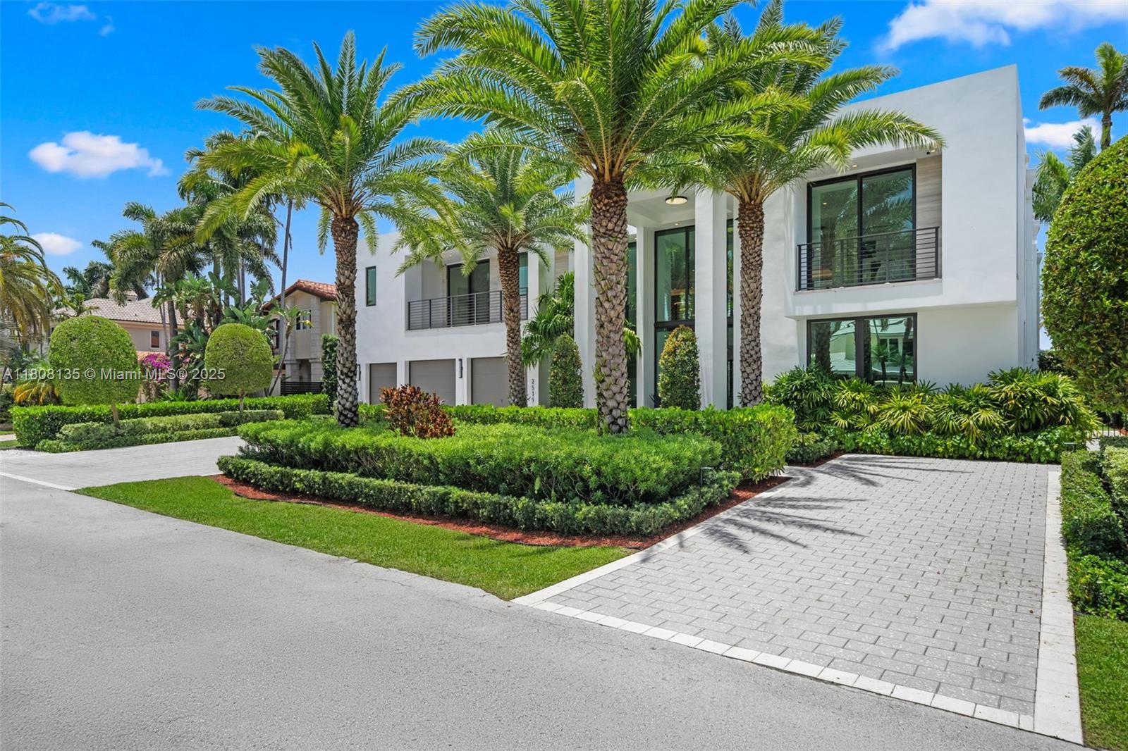 2519 Lucille Dr