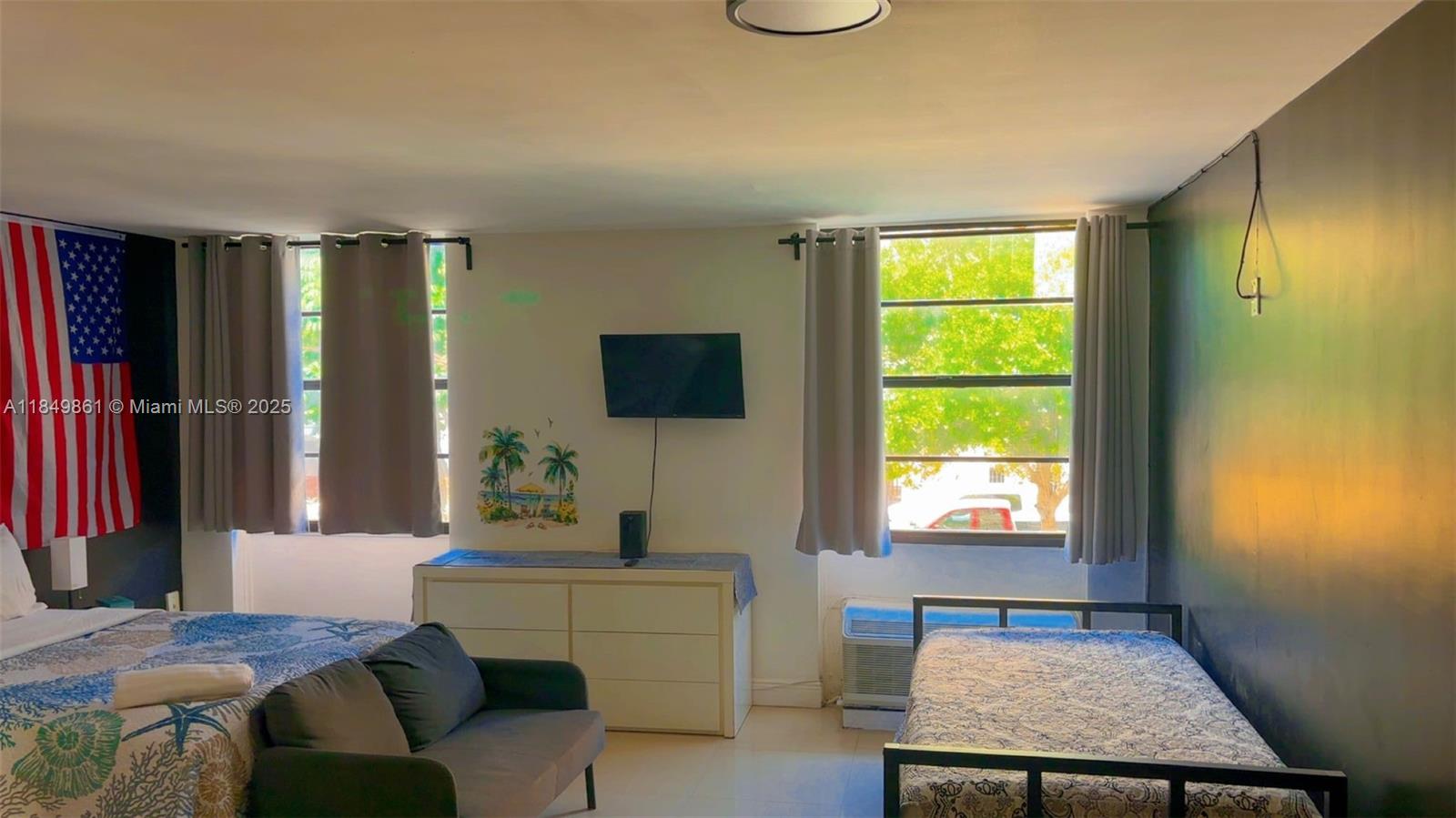 HAMPTON ON WASHINGTON AV - Residential