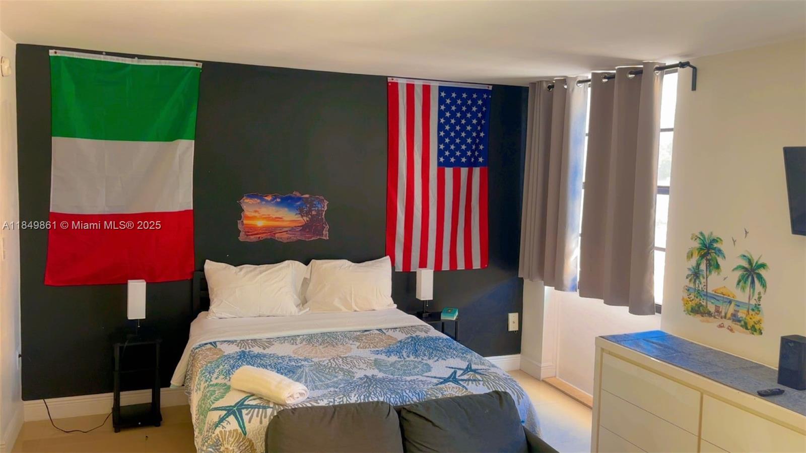 HAMPTON ON WASHINGTON AV - Residential