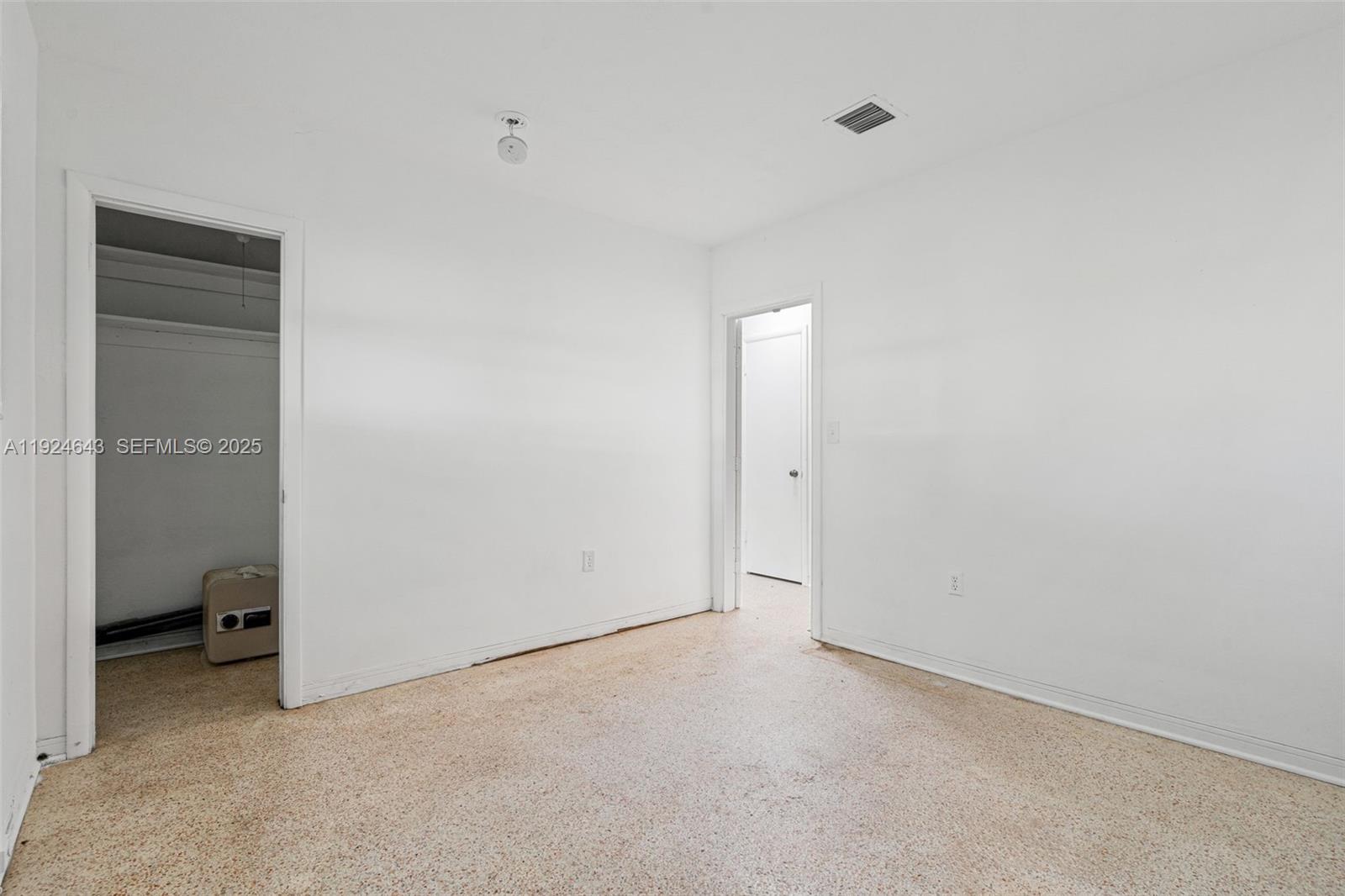 KENDALL ESTATES - Residential