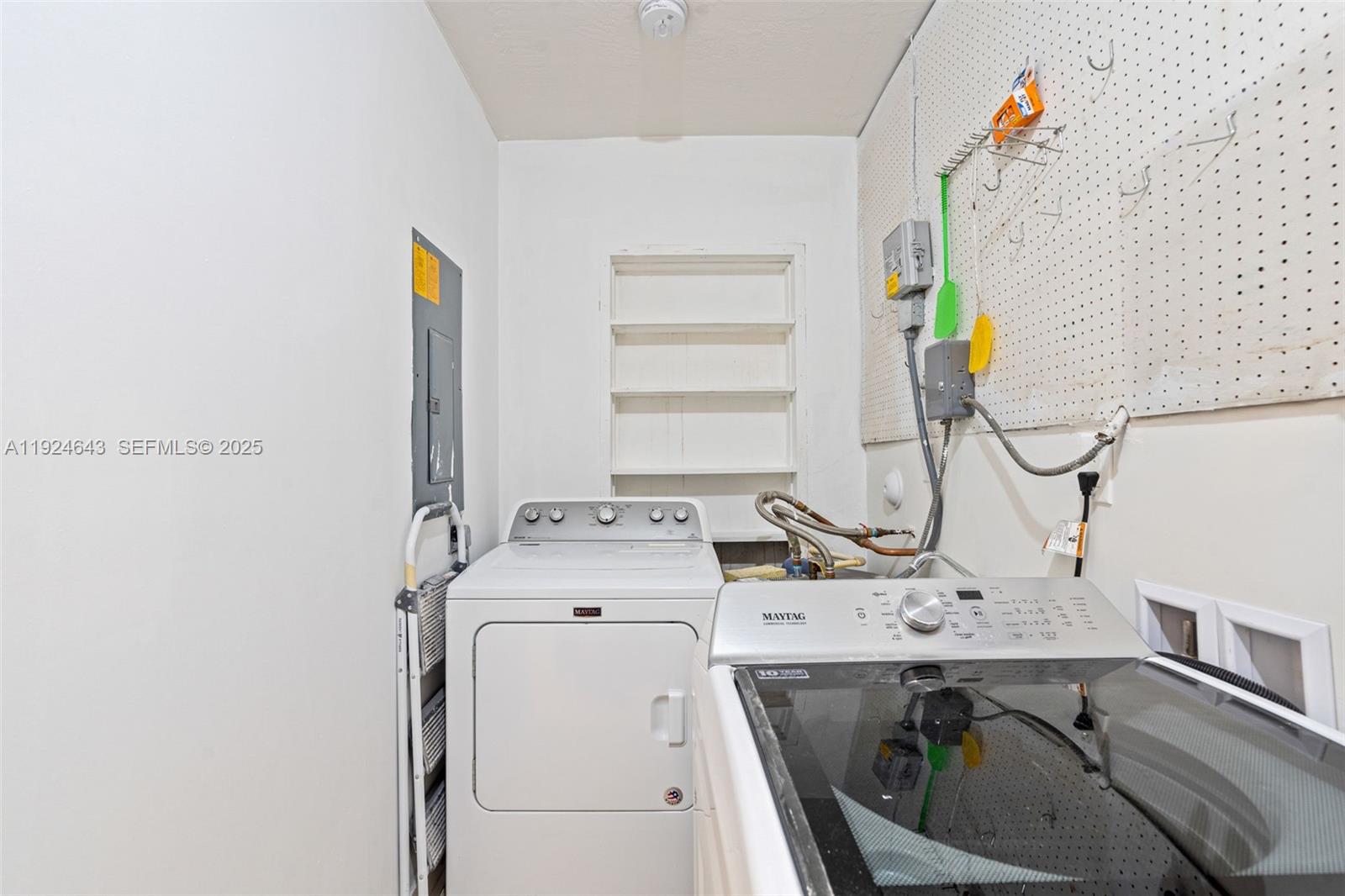 KENDALL ESTATES - Residential