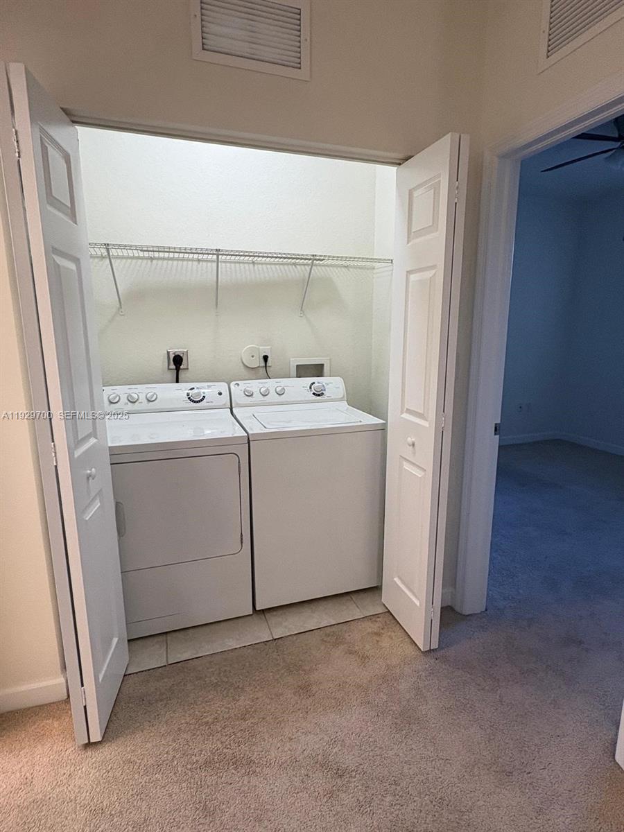 KENDALL COMMONS TOWNHOMES - Residential Lease