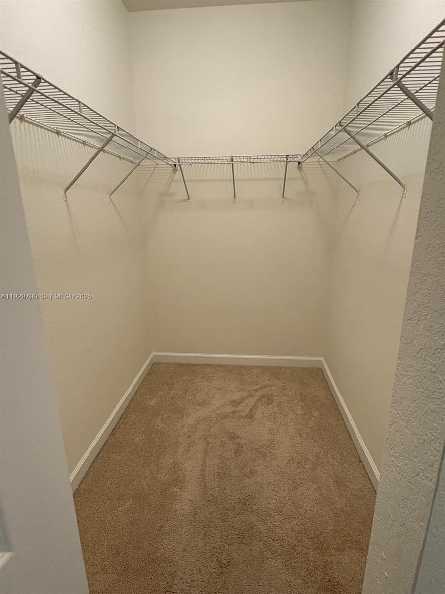 KENDALL COMMONS TOWNHOMES - Residential Lease