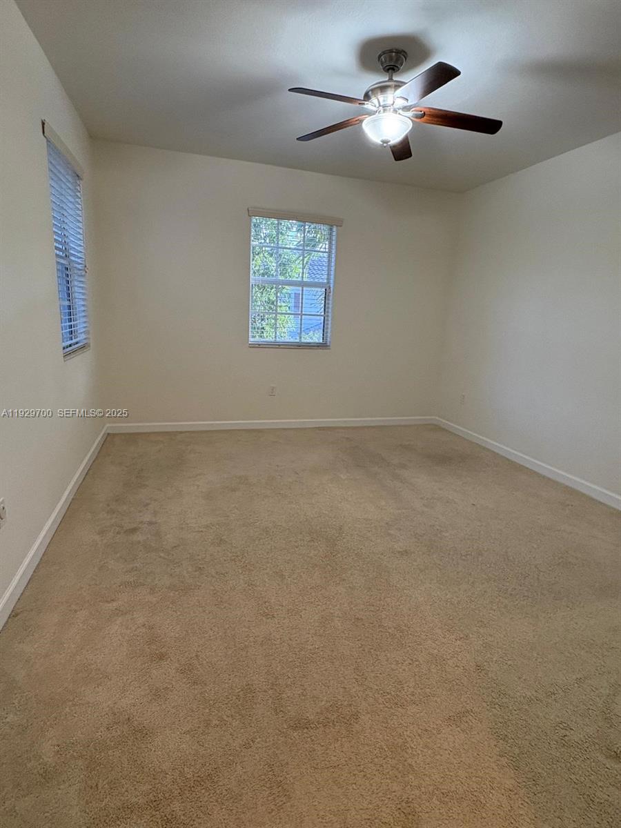 KENDALL COMMONS TOWNHOMES - Residential Lease