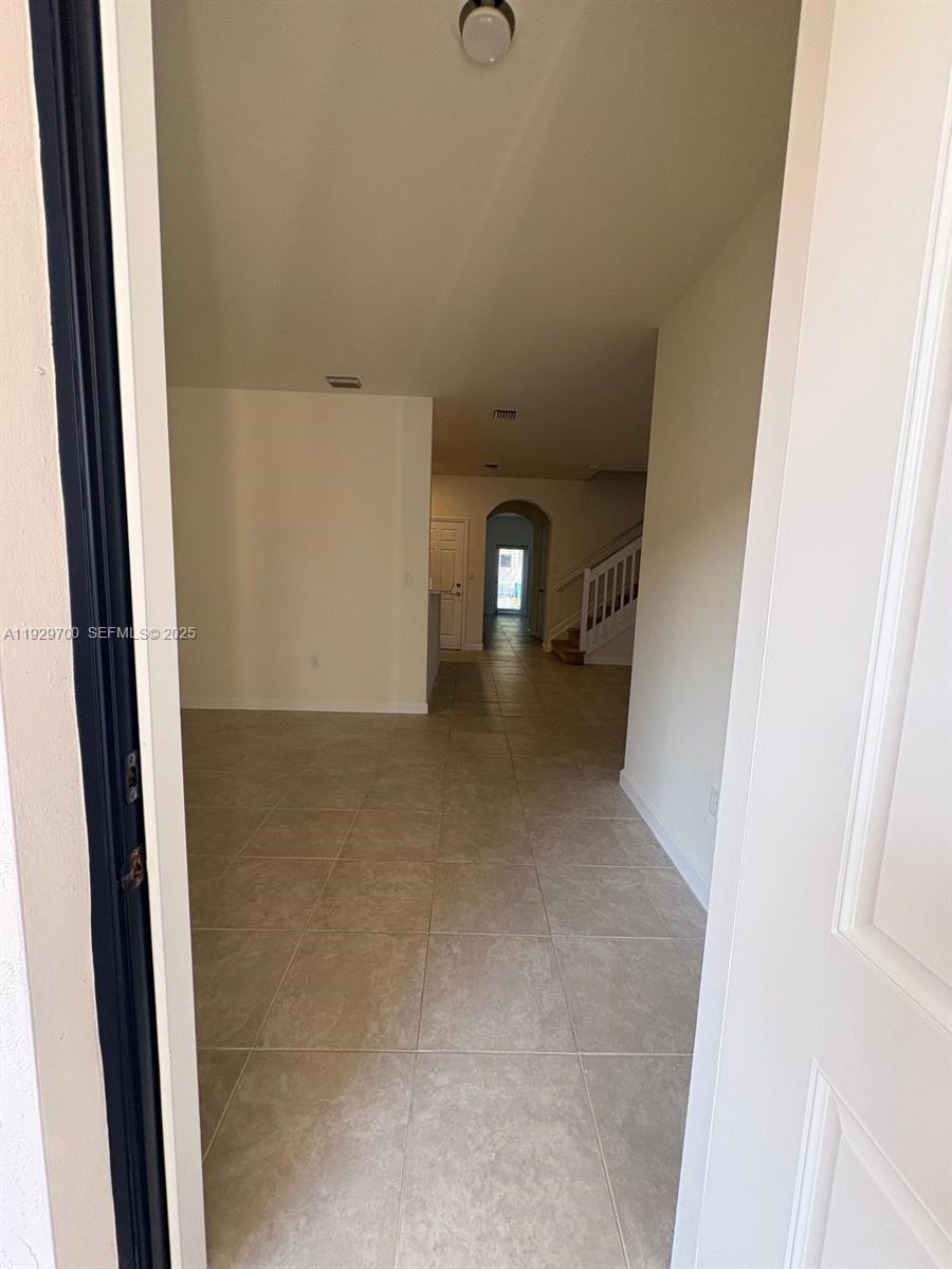 KENDALL COMMONS TOWNHOMES - Residential Lease