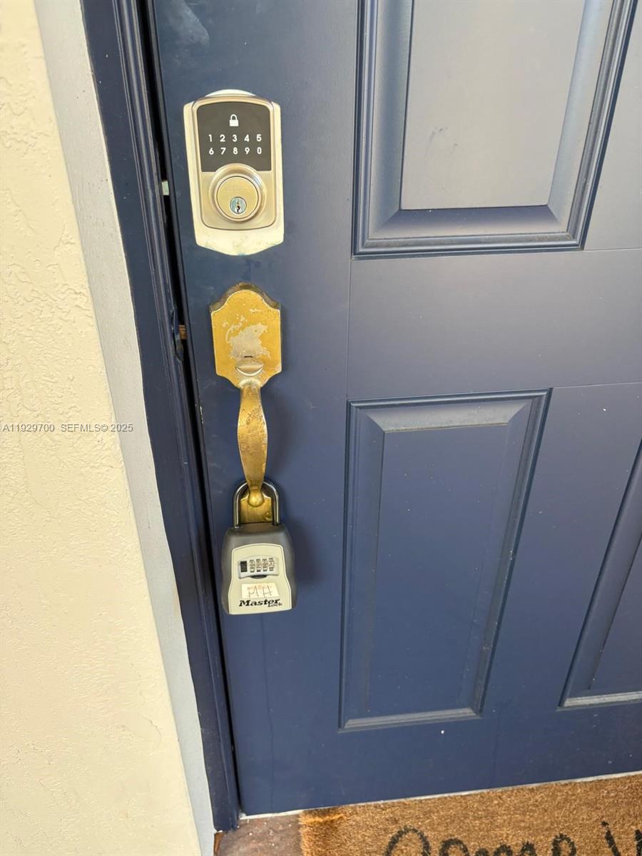 KENDALL COMMONS TOWNHOMES - Residential Lease