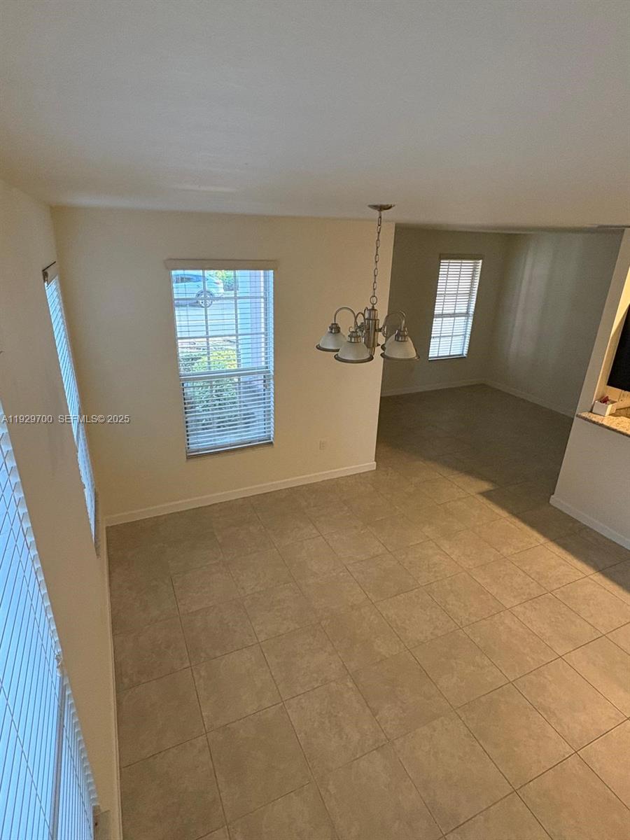 KENDALL COMMONS TOWNHOMES - Residential Lease