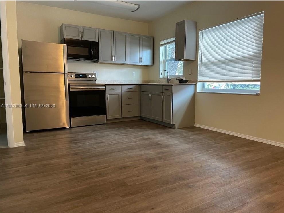 HOLLYWOOD - Residential Lease