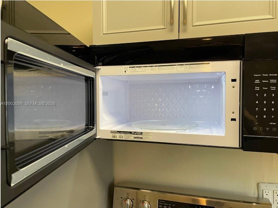 HOLLYWOOD - Residential Lease