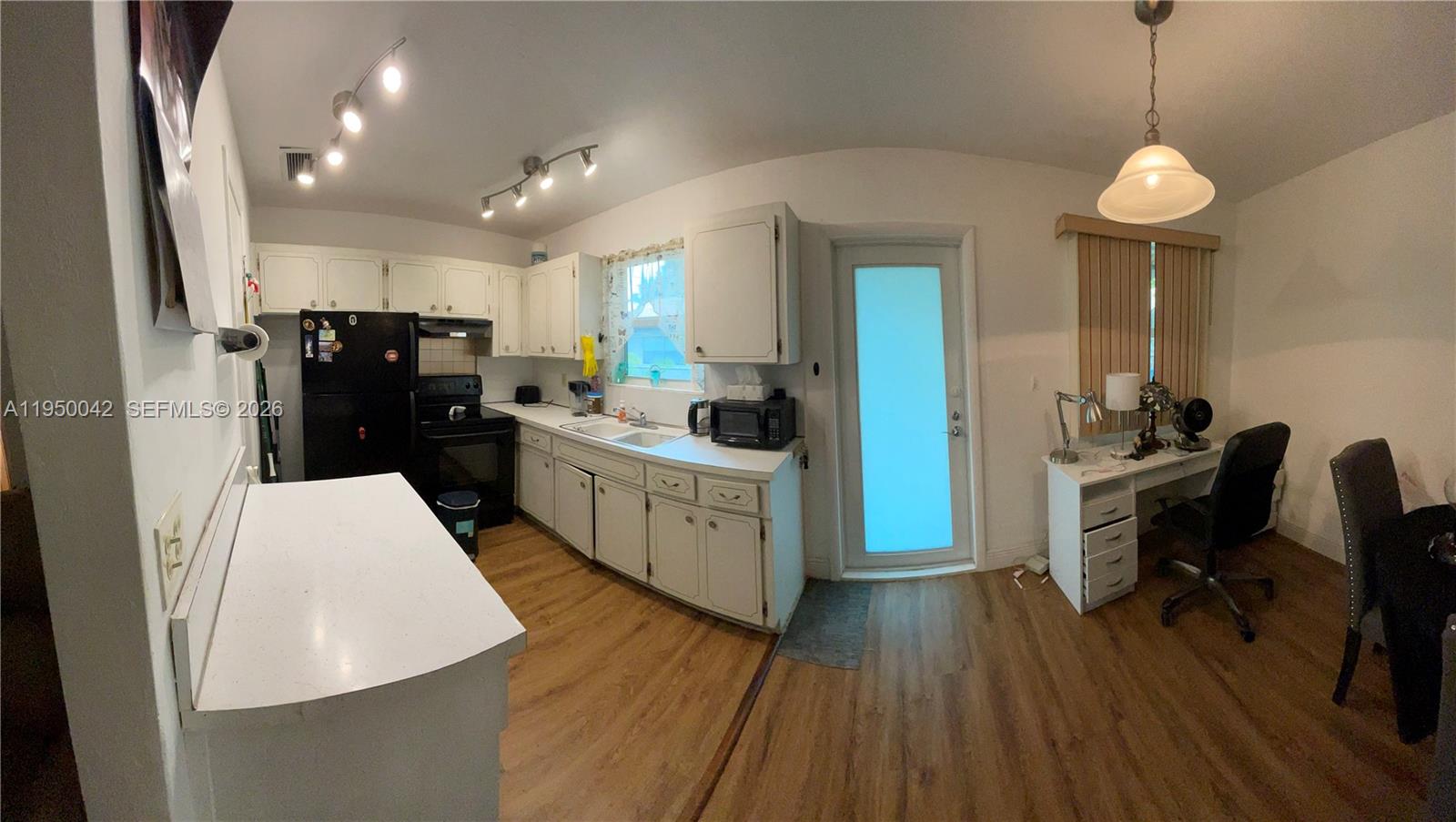 CORONET VISTA CONDO - Residential