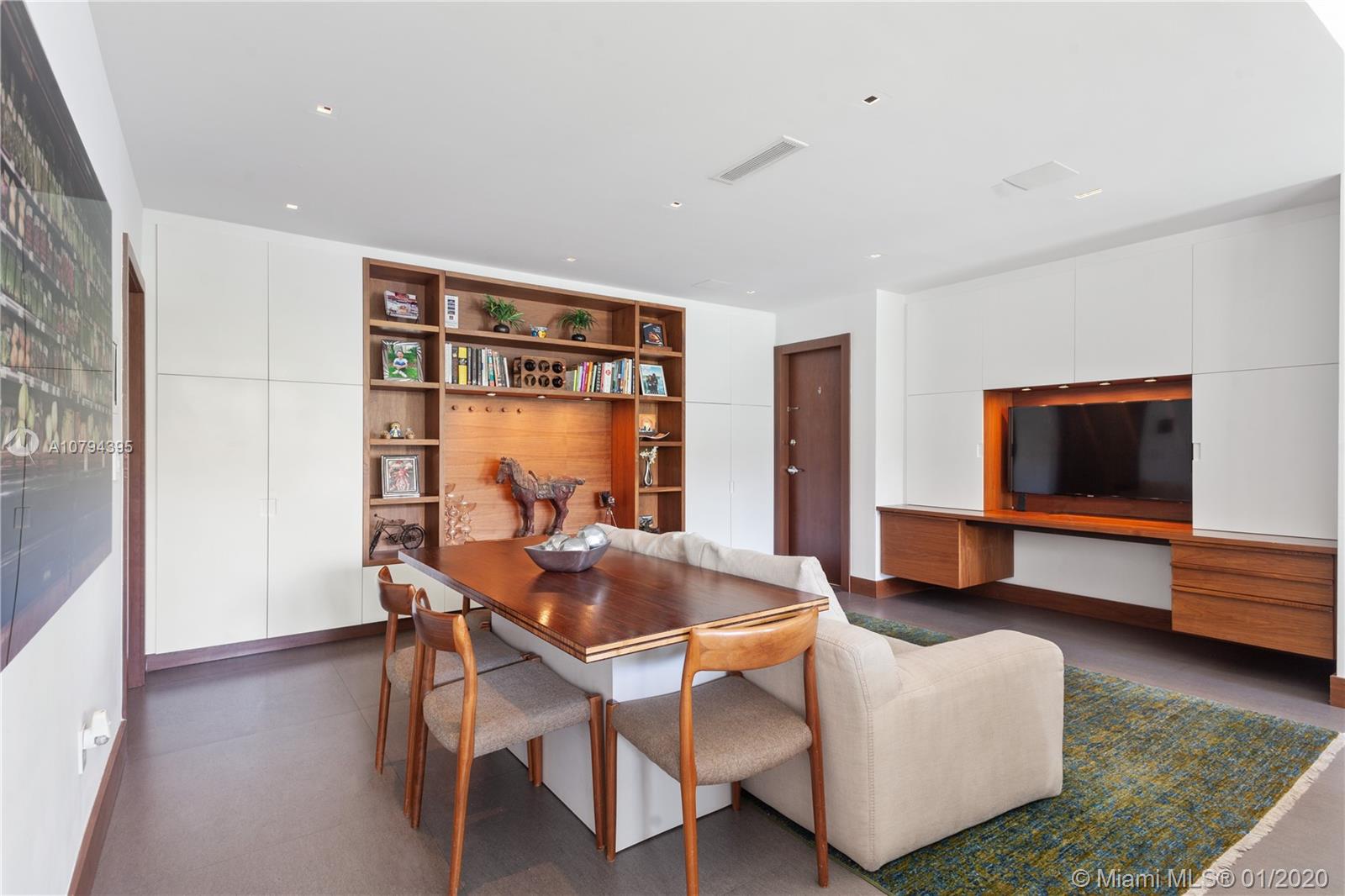 LA GORCE GOLF SUB - Residential