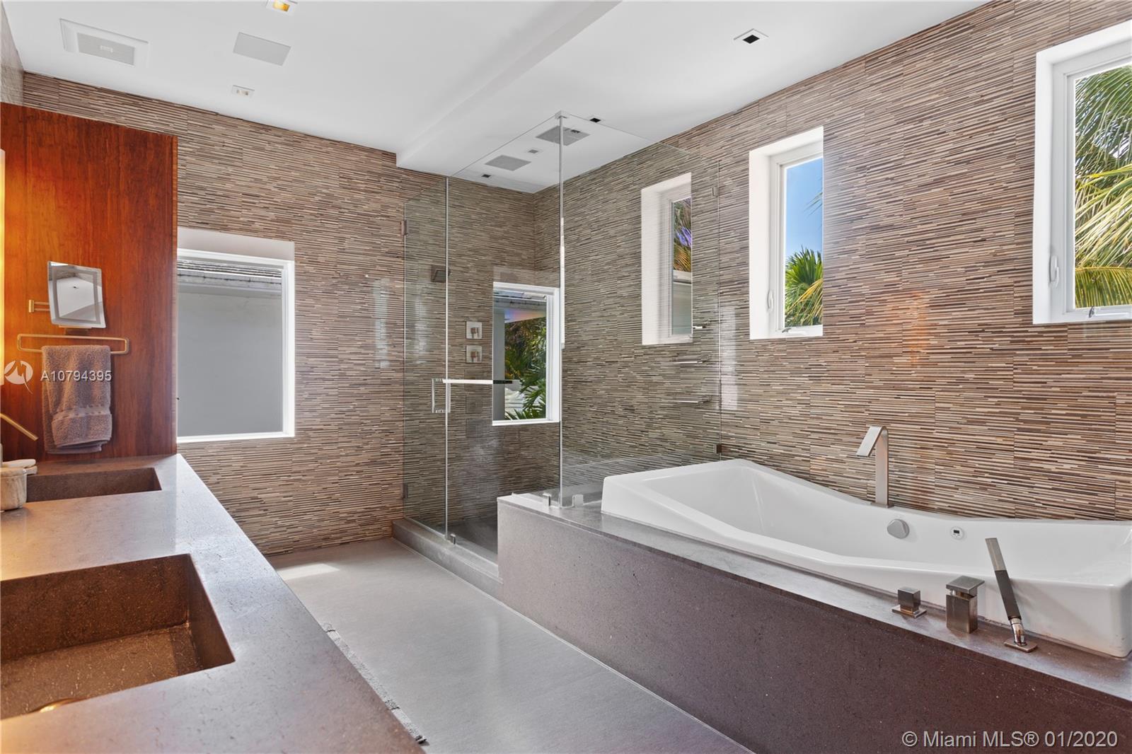 LA GORCE GOLF SUB - Residential