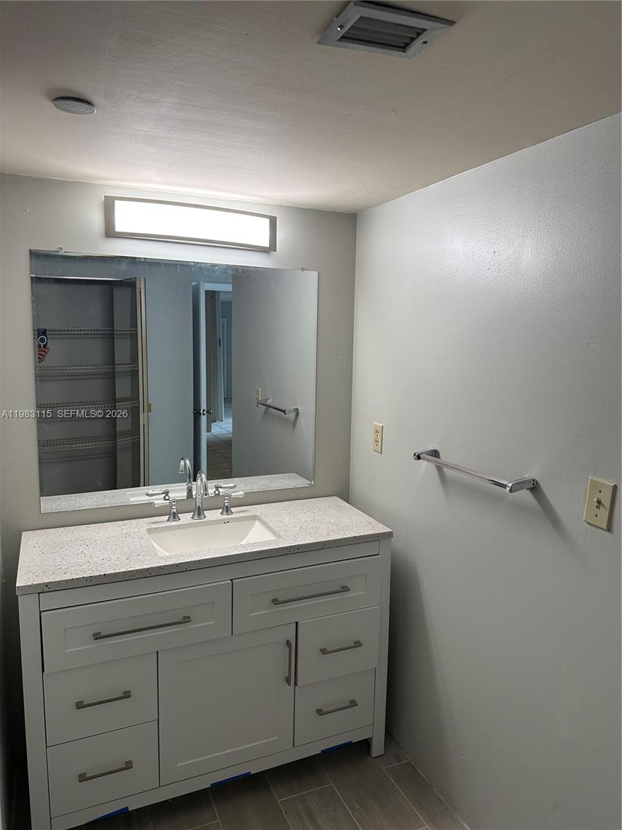 PARK PLACE #4 CONDO - Residential Lease