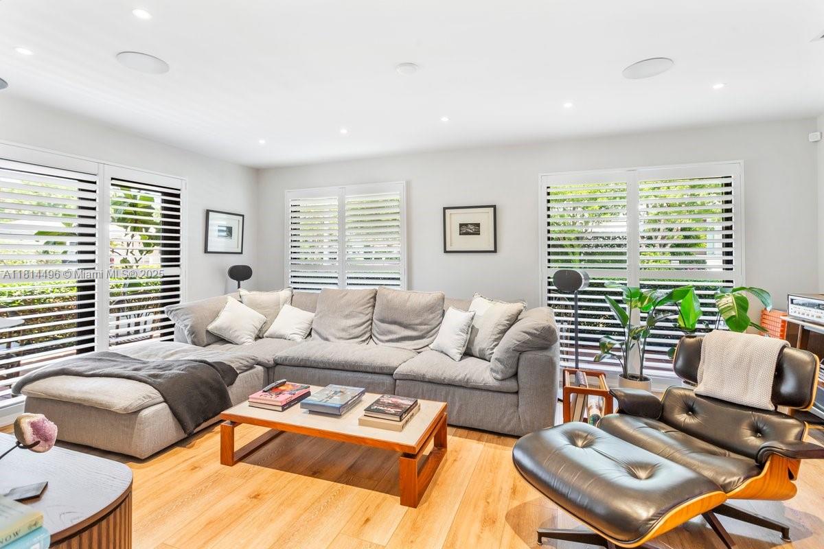 BISCAYNE KEY ESTATES - Residential