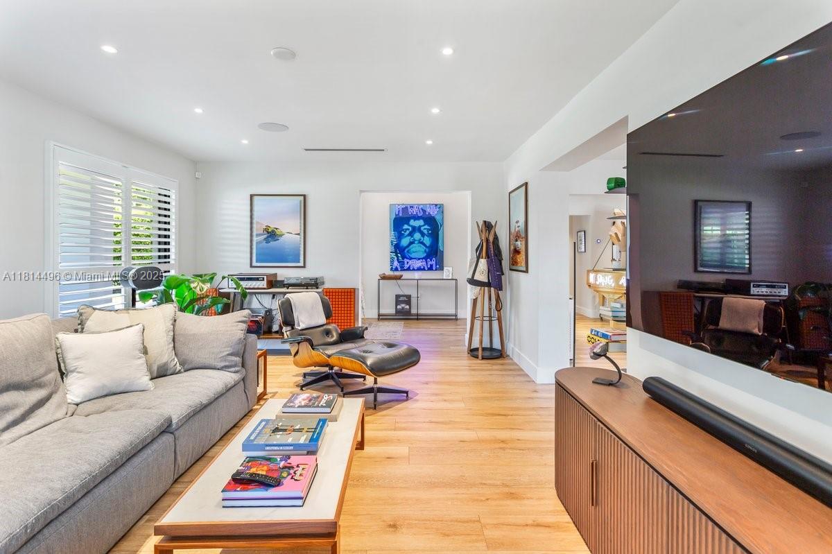 BISCAYNE KEY ESTATES - Residential