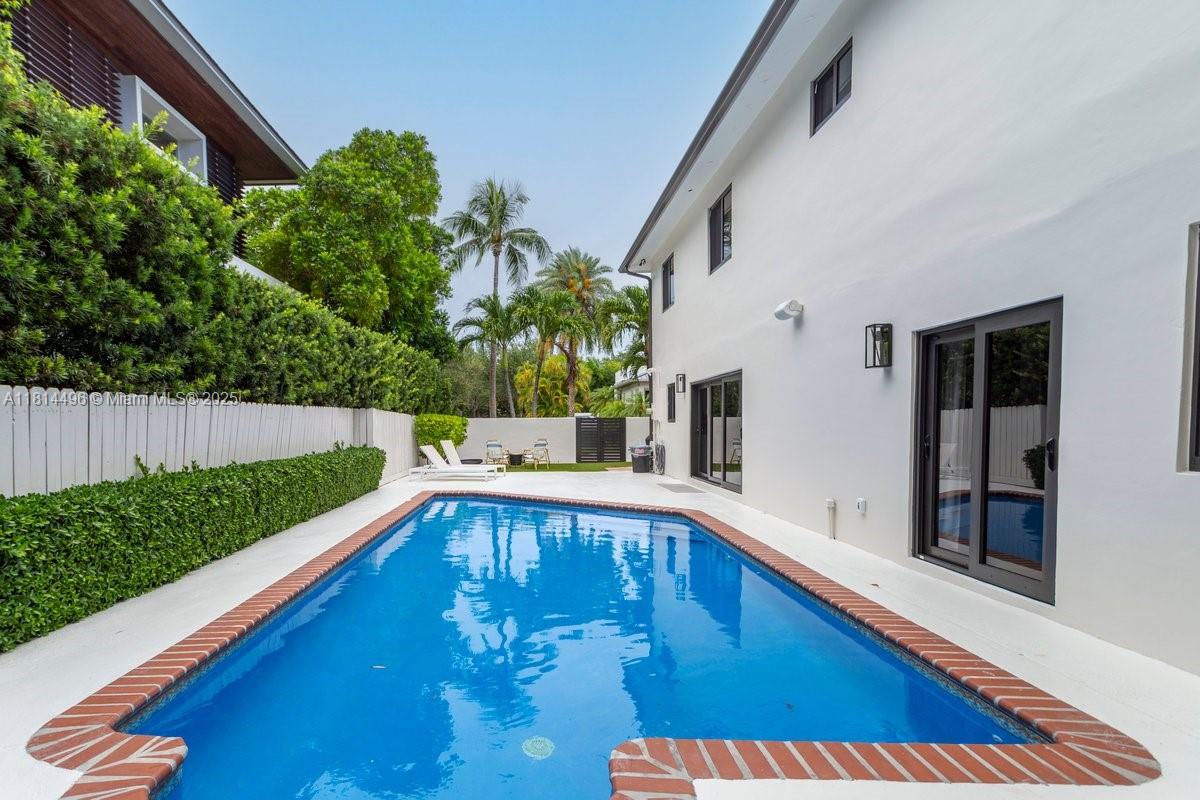 BISCAYNE KEY ESTATES - Residential