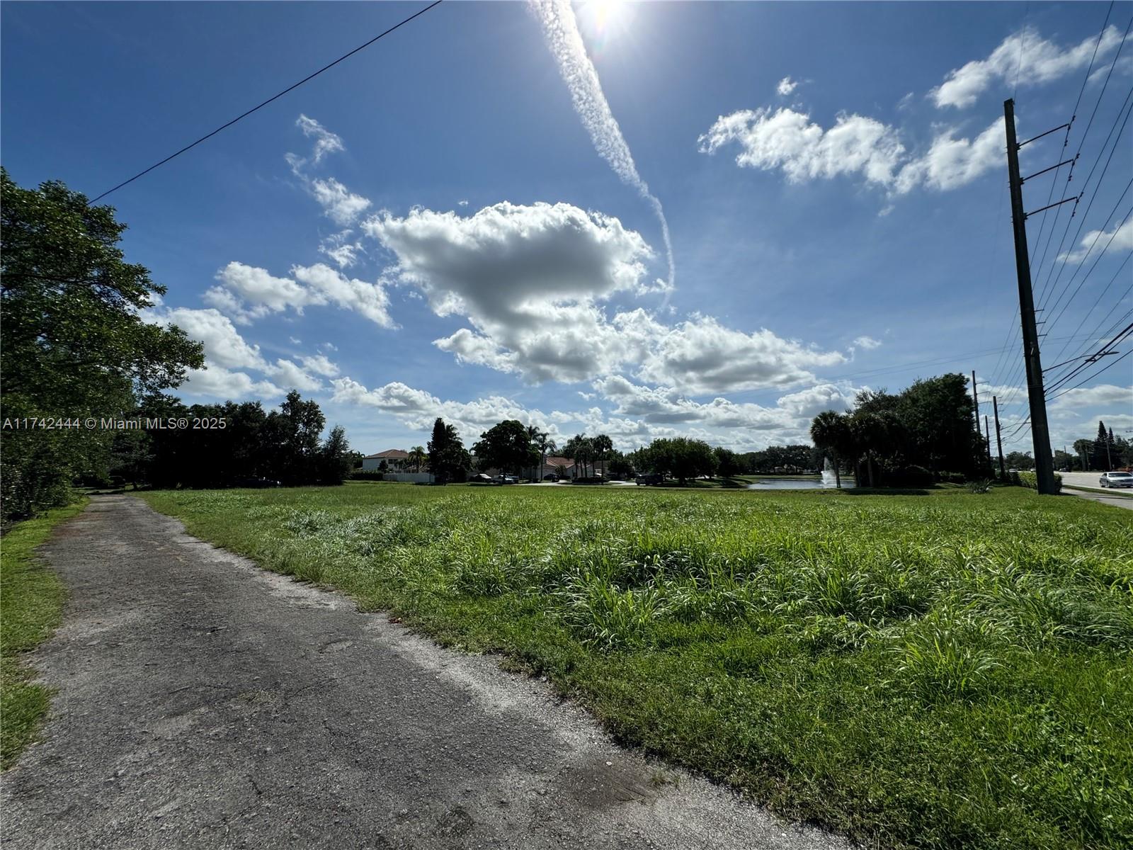 GREENACRES - Land