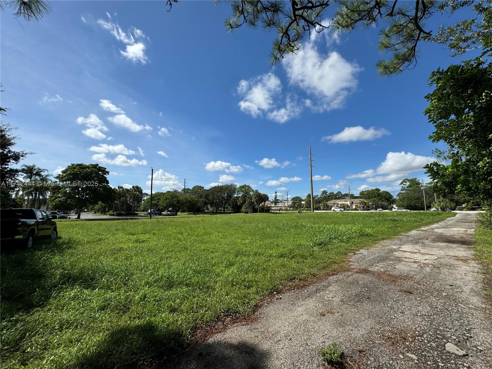 GREENACRES - Land