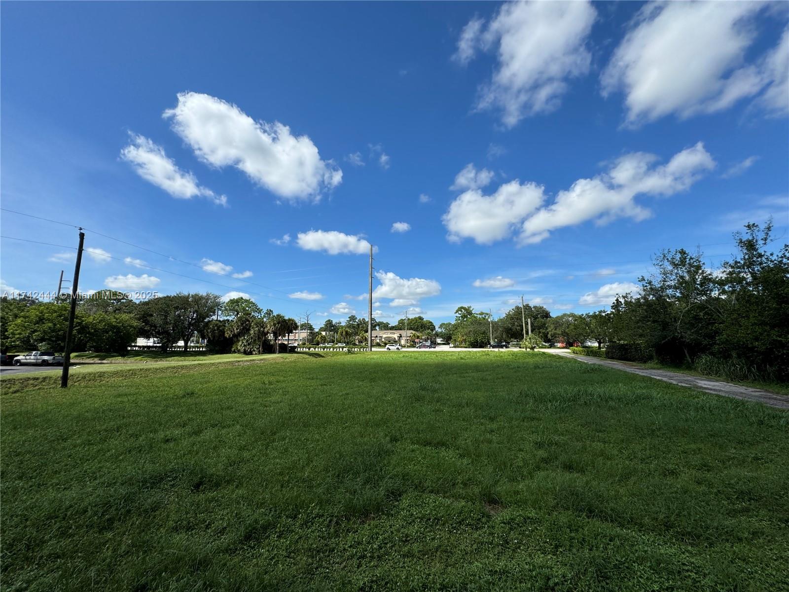 GREENACRES - Land