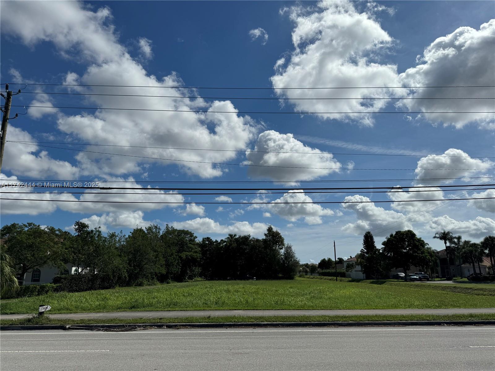 GREENACRES - Land