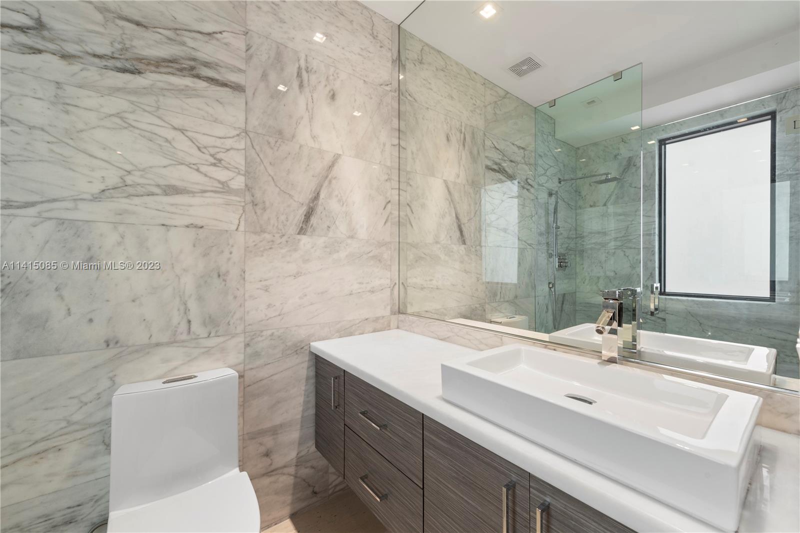 UNIVERSITY ESTATES - Residential