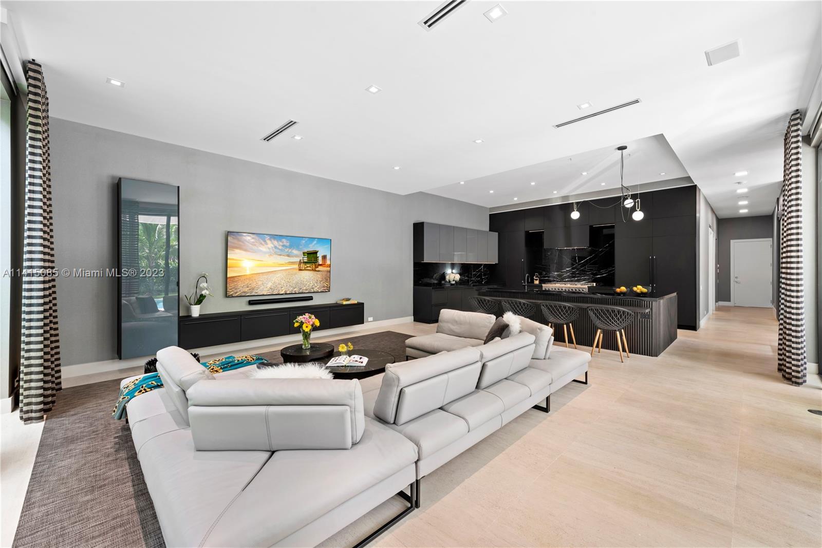 UNIVERSITY ESTATES - Residential