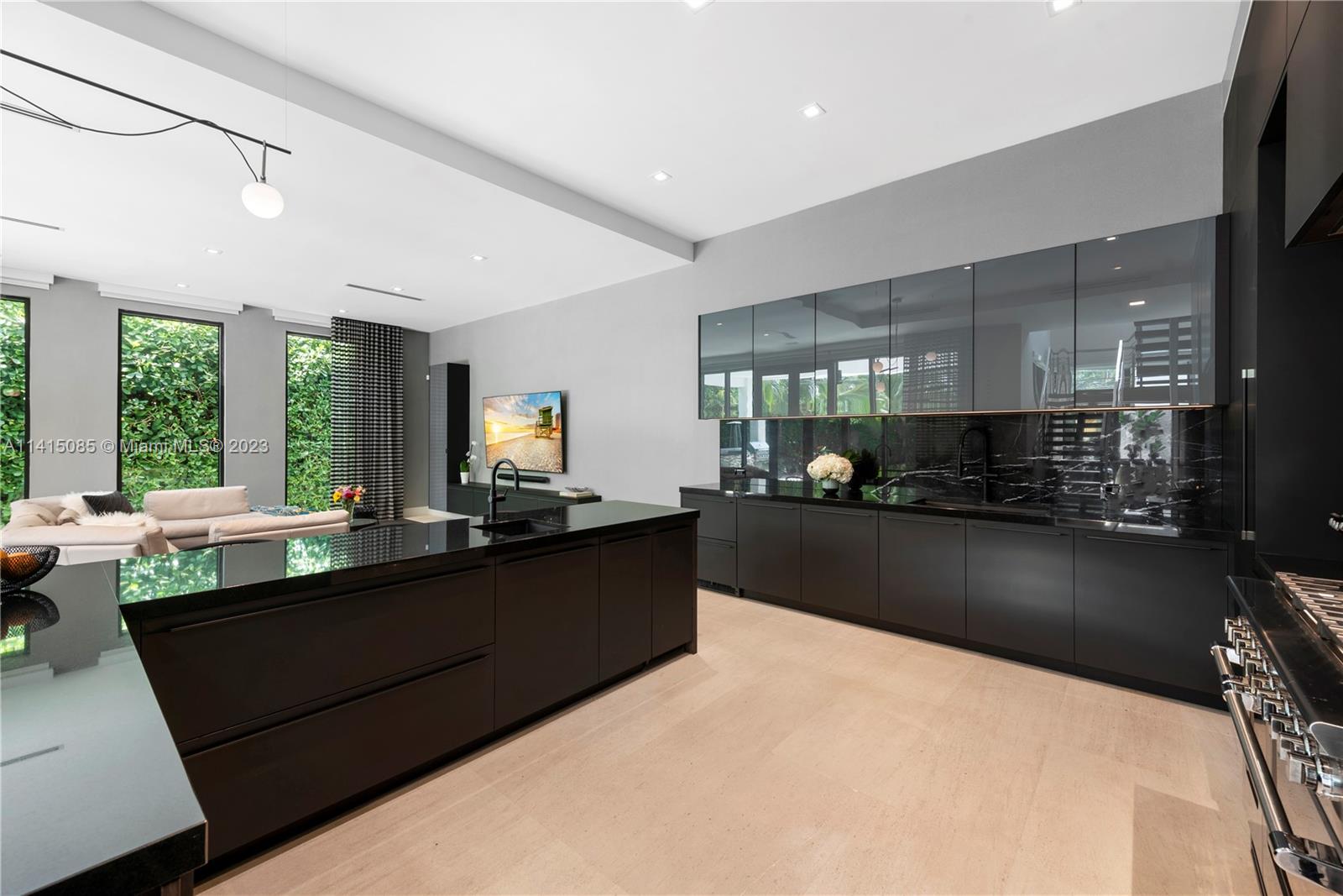 UNIVERSITY ESTATES - Residential