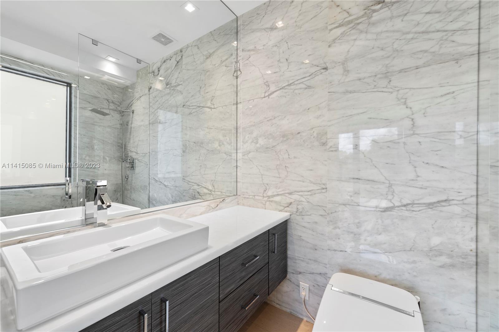 UNIVERSITY ESTATES - Residential