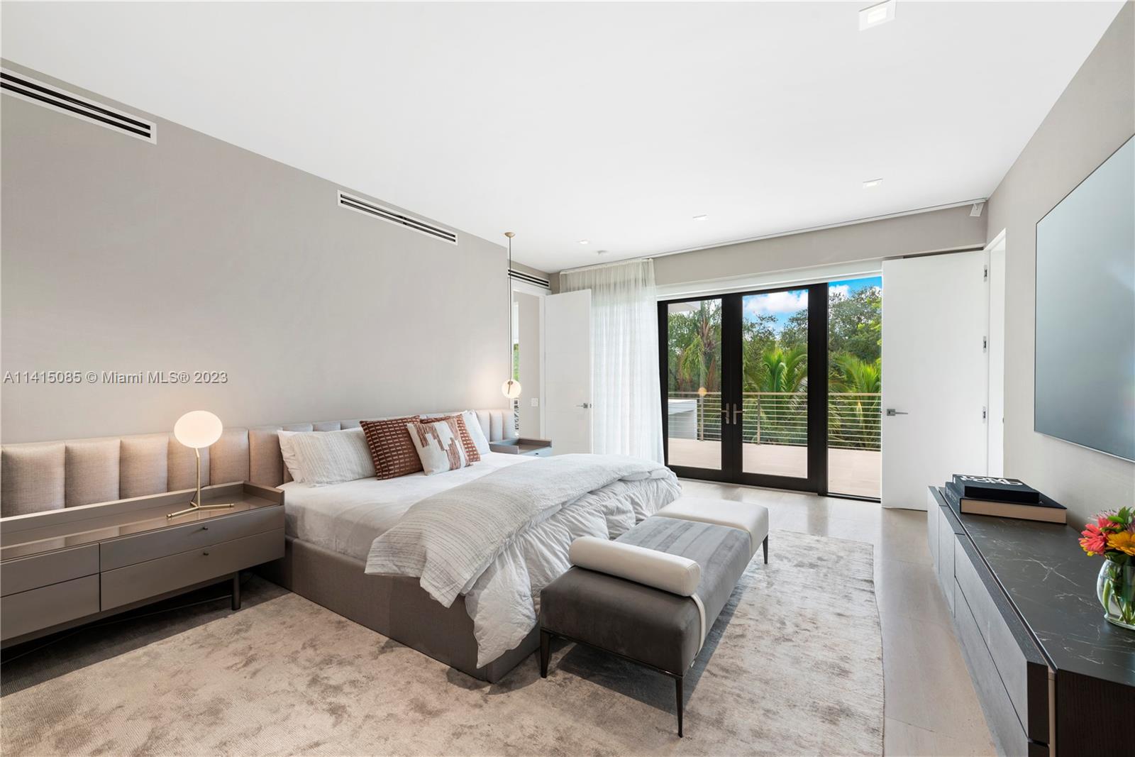 UNIVERSITY ESTATES - Residential