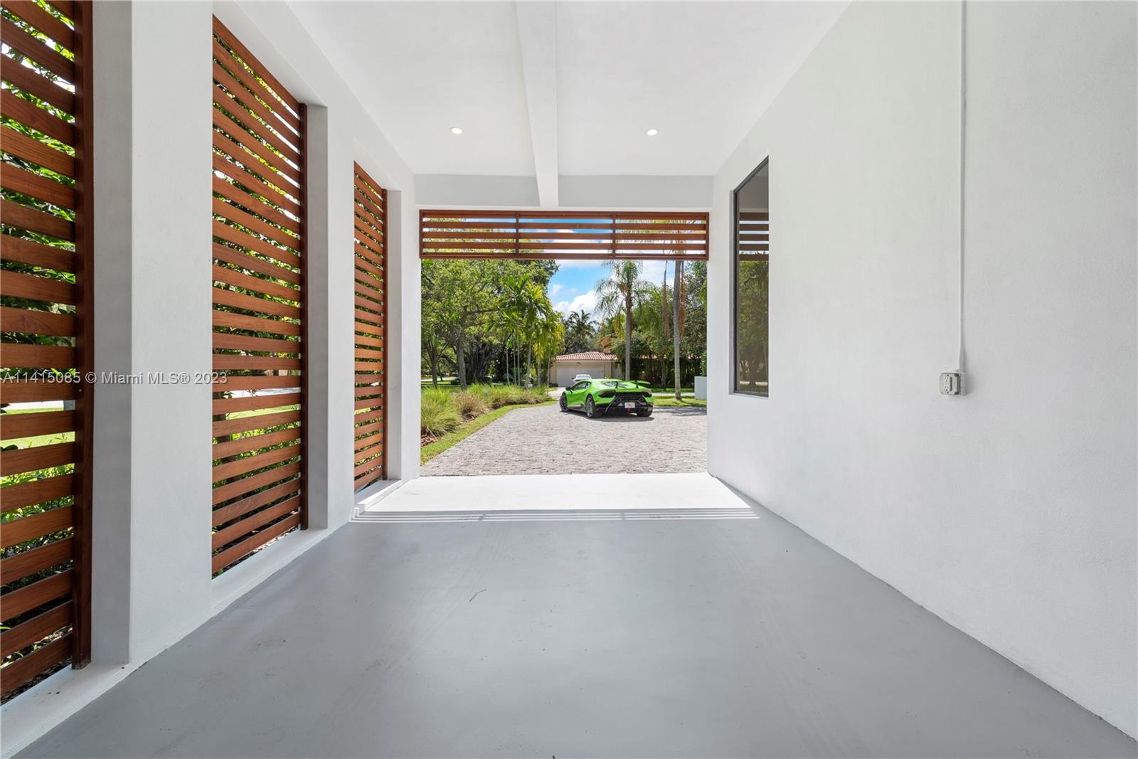 UNIVERSITY ESTATES - Residential