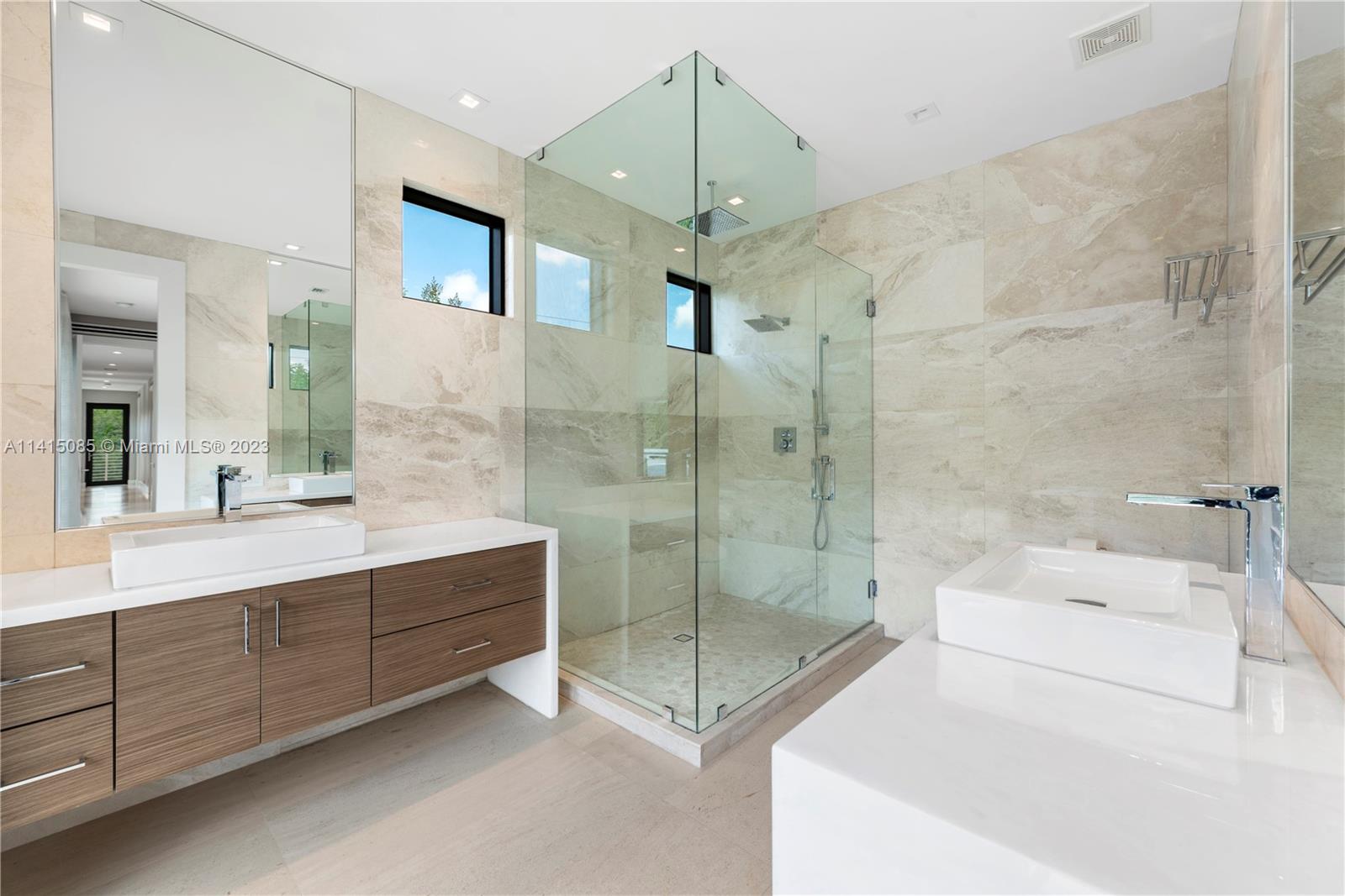 UNIVERSITY ESTATES - Residential