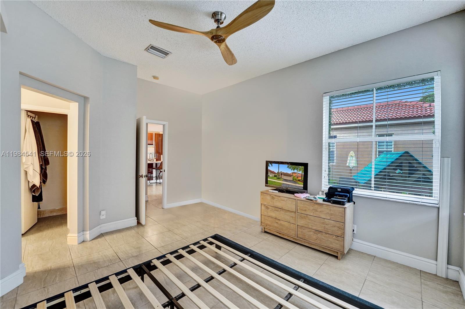 SECTOR 2-PARCELS 11 27 28 - Residential Lease