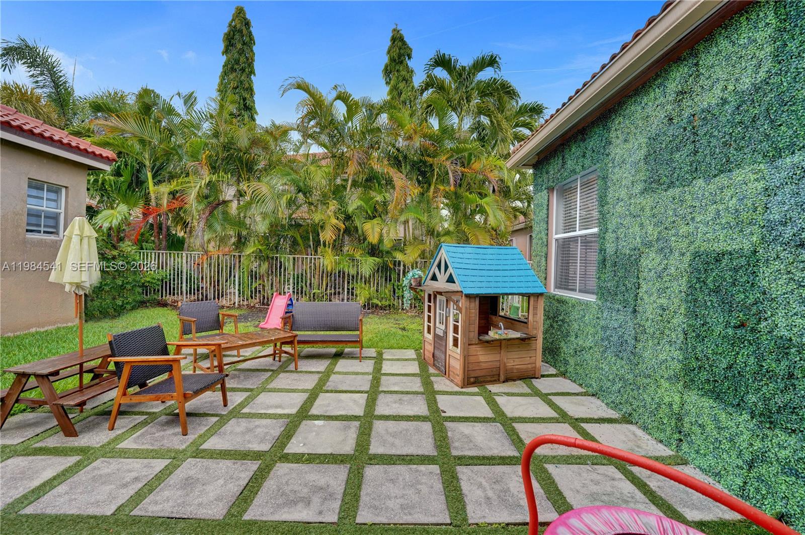 SECTOR 2-PARCELS 11 27 28 - Residential Lease