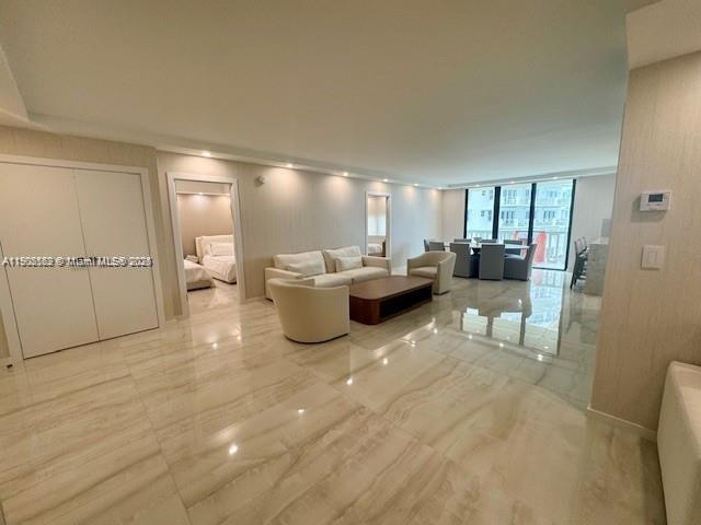9801 Collins Ave 14E