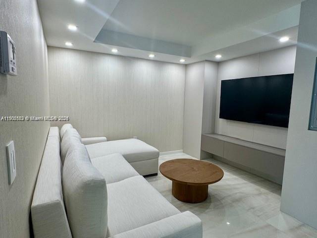 BALMORAL CONDO - Residential Lease