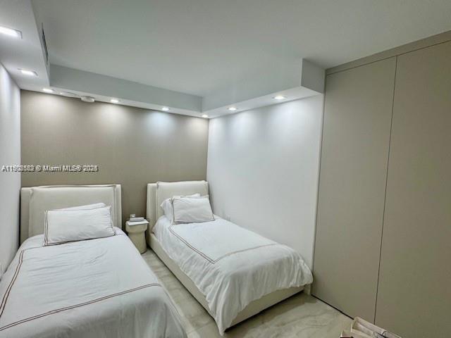 BALMORAL CONDO - Residential Lease