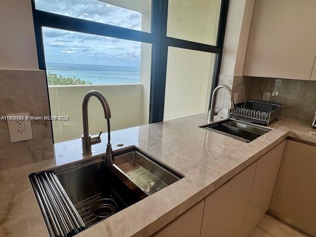 BALMORAL CONDO - Residential Lease