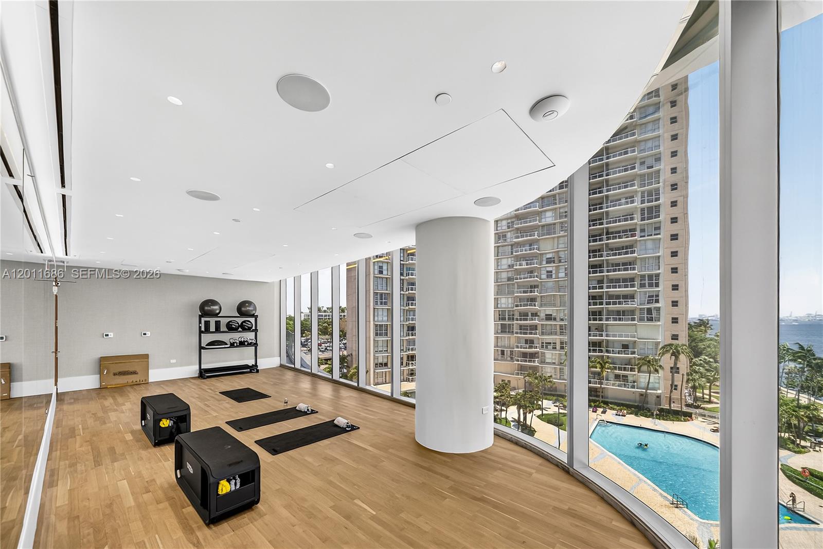 UNA RESIDENCES CONDO - Residential Lease