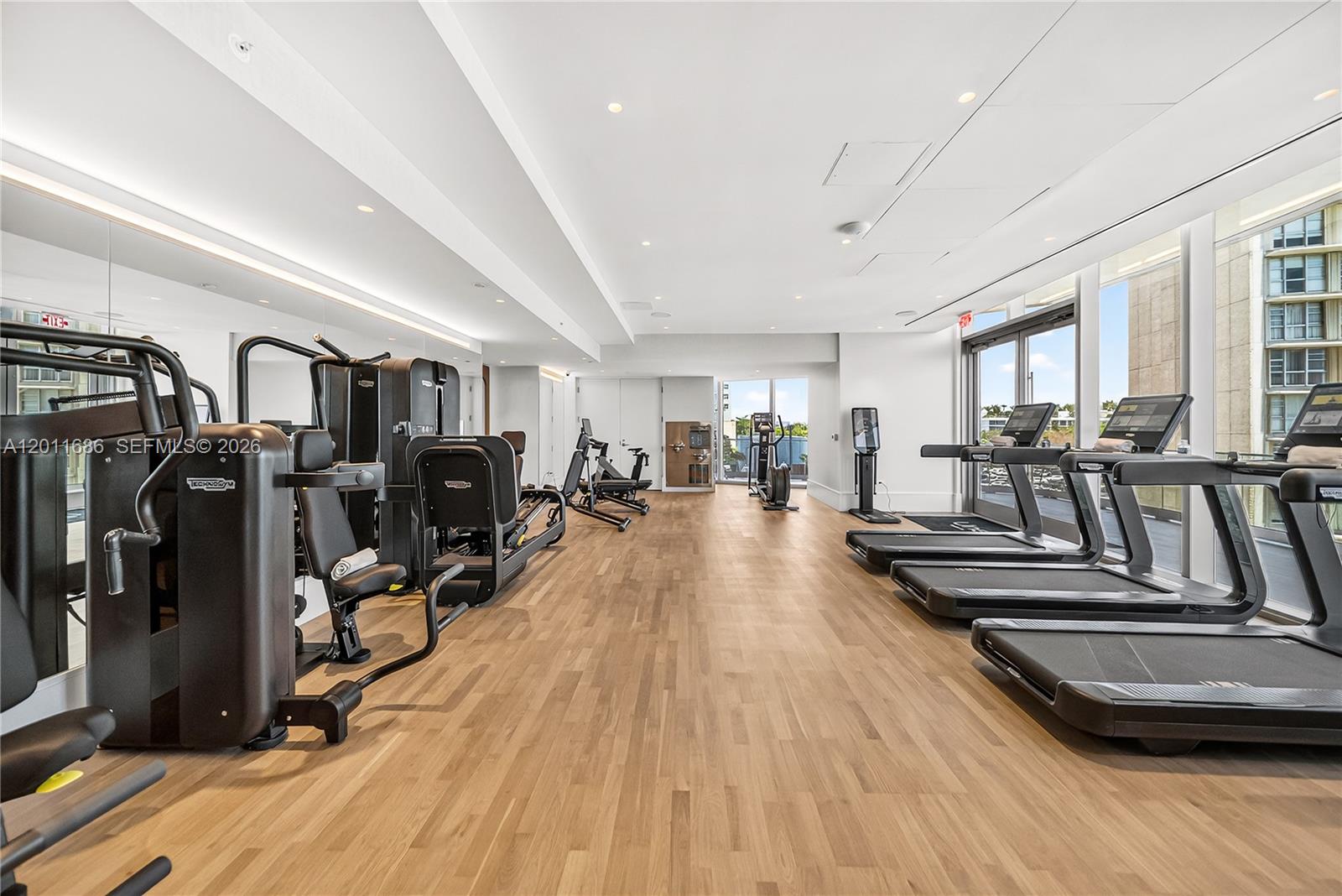 UNA RESIDENCES CONDO - Residential Lease