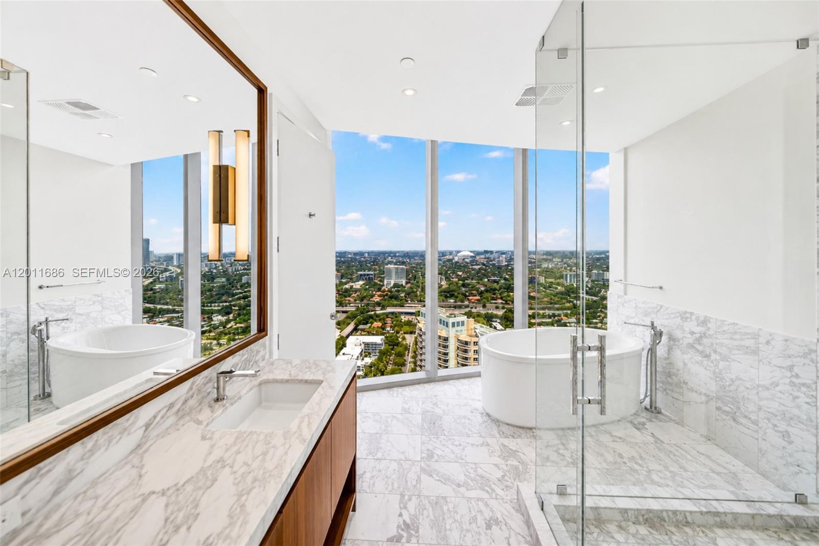 UNA RESIDENCES CONDO - Residential Lease