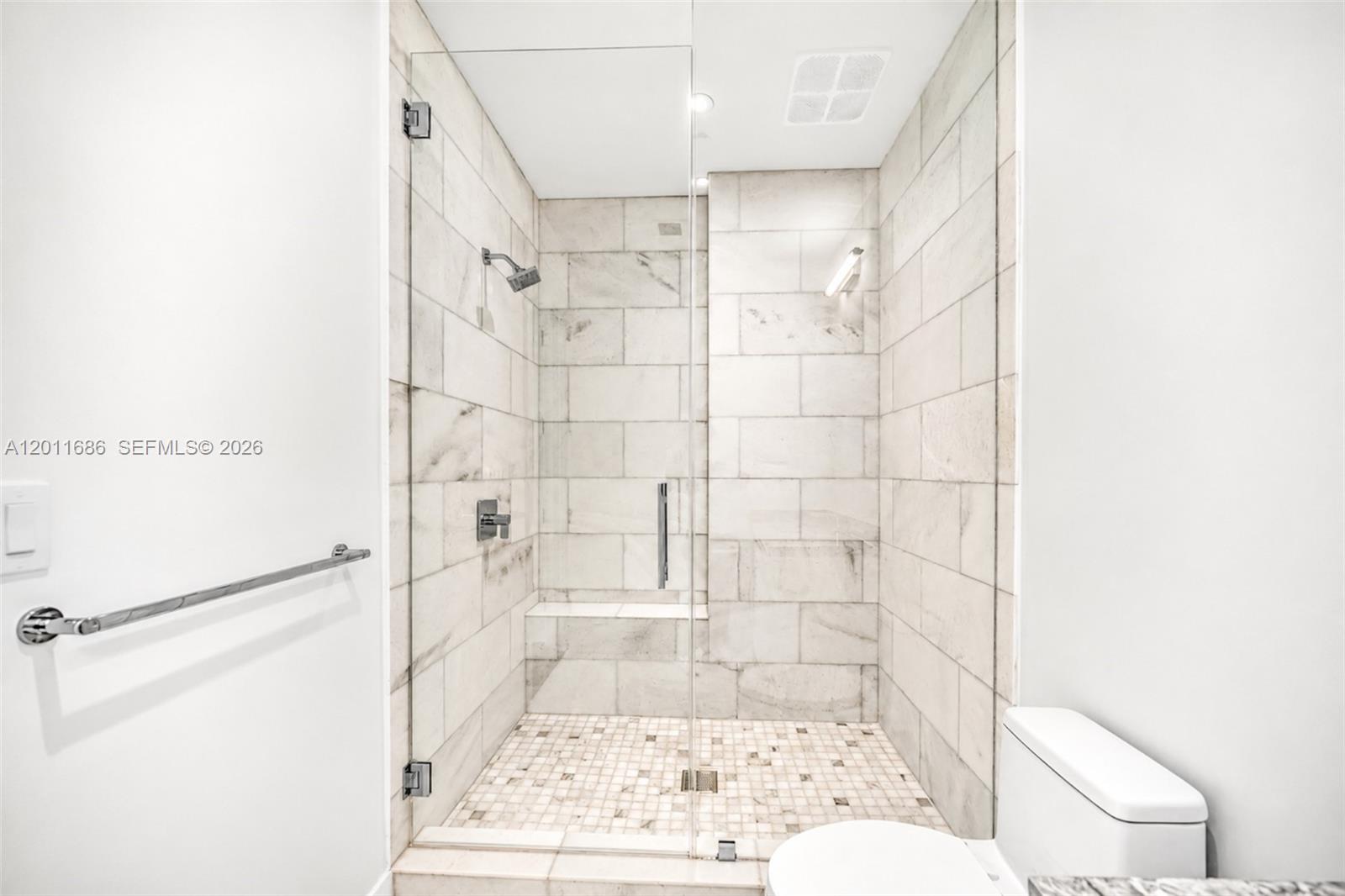 UNA RESIDENCES CONDO - Residential Lease