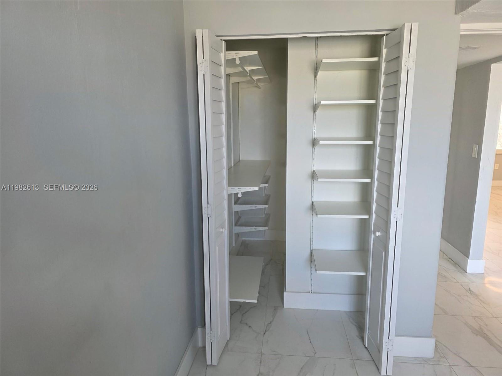 KINGS CASTLE CONDO - Residential