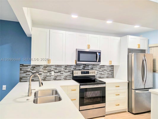 3605 S OCEAN BLVD APT 210, PALM BEACH, FL 33480 - Image 1bba4dae2e13055e06f504f1380bbfc3/2701478568