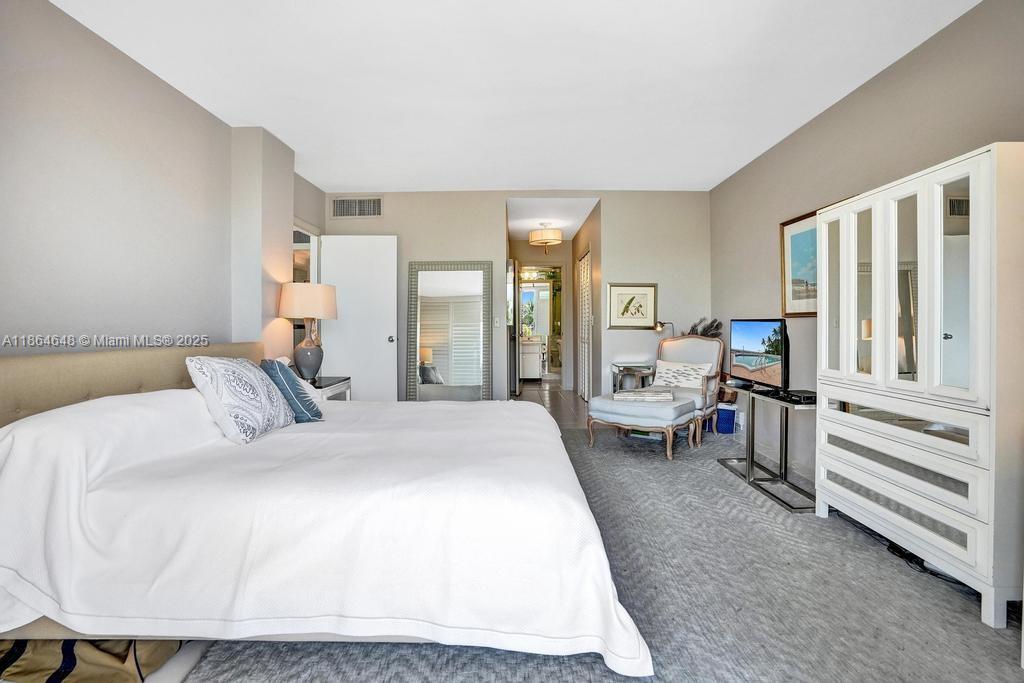 TWENTY TWO NINETY FIVE SO - Residential